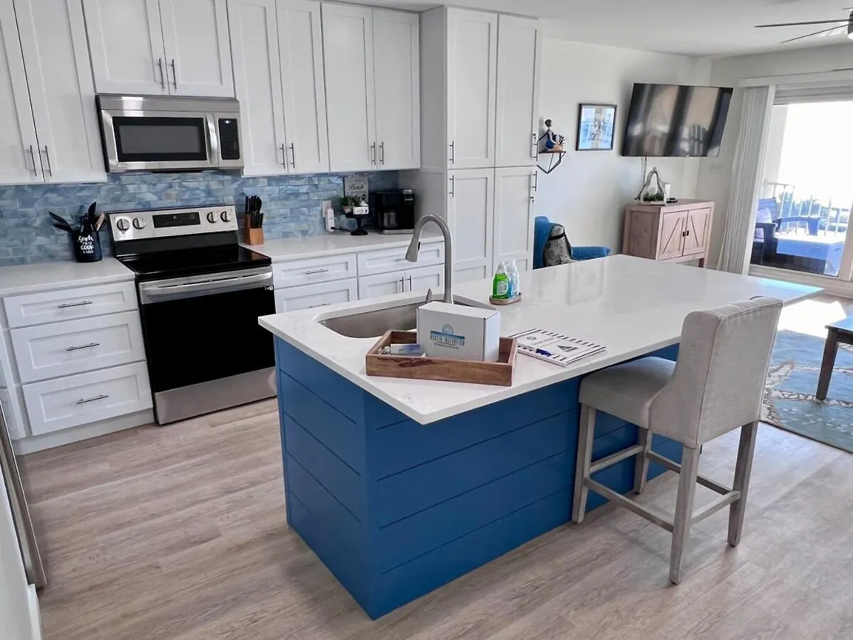 Pet Friendly Gulf Front Oasis With Beach Service Destin Apartment