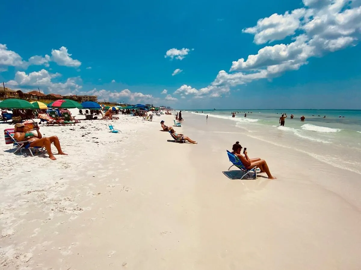 Pet Friendly Gulf Front Oasis With Beach Service Destin 0*,  United States