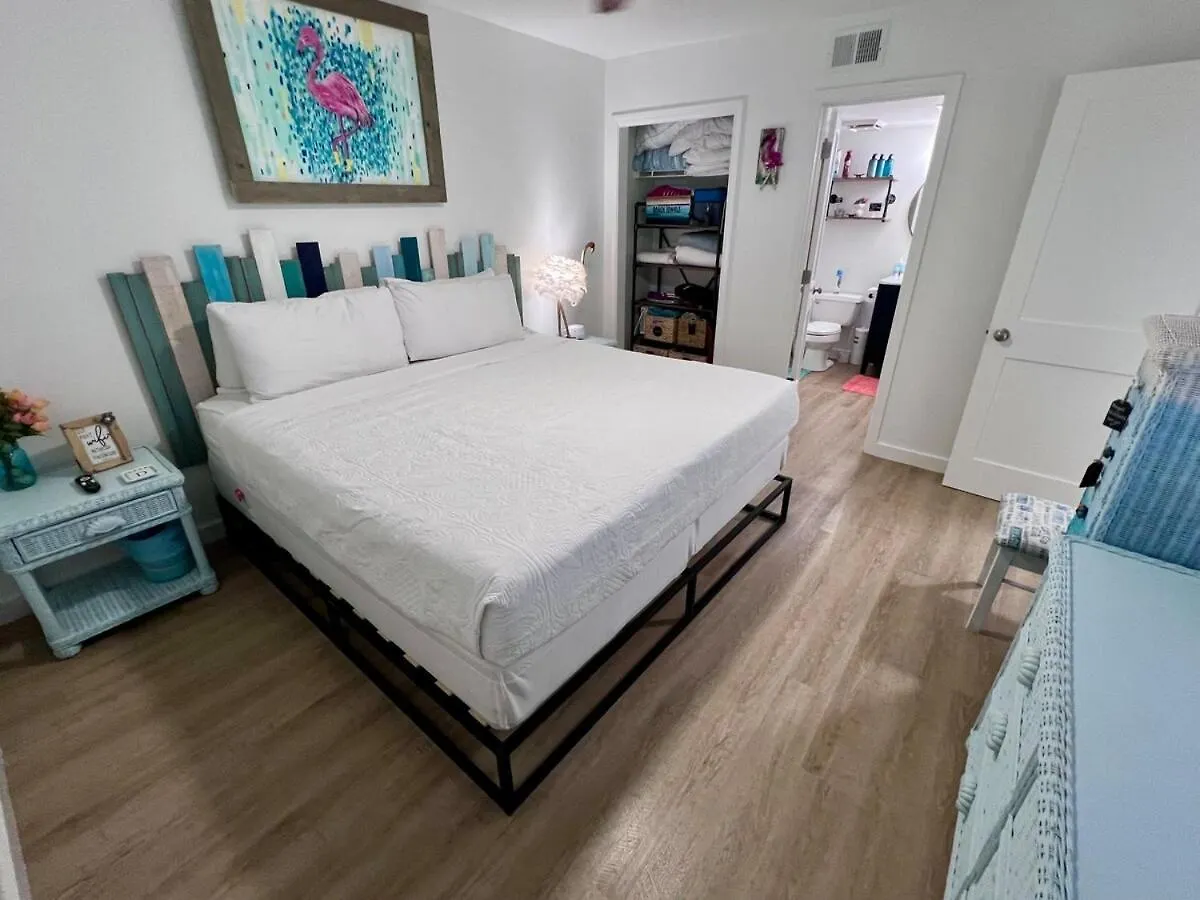 Pet Friendly Gulf Front Oasis With Beach Service Destin Apartment