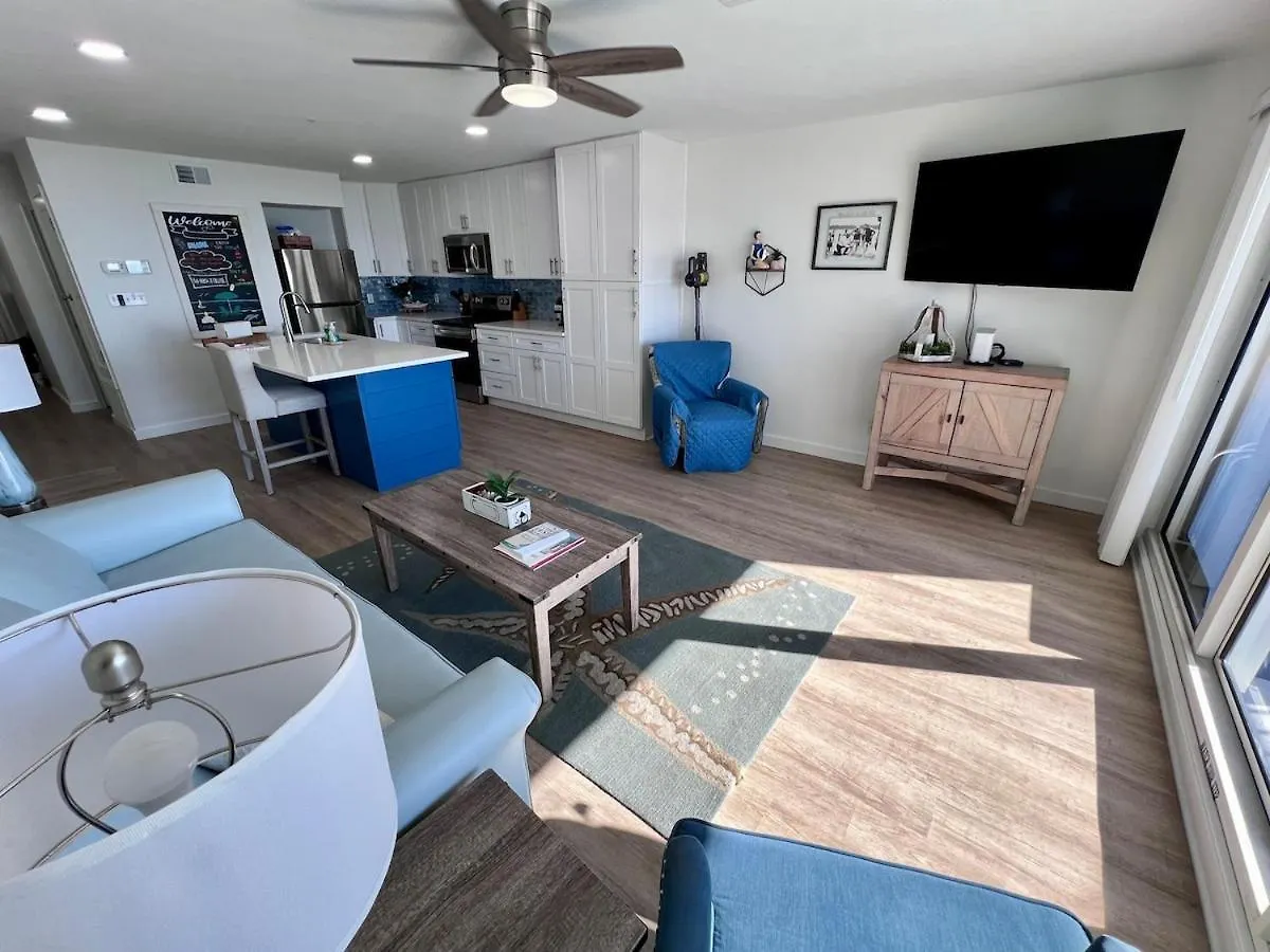 Pet Friendly Gulf Front Oasis With Beach Service Destin Apartment