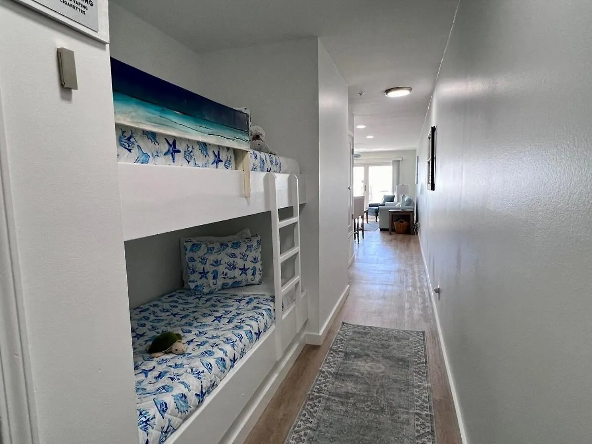 Pet Friendly Gulf Front Oasis With Beach Service Destin