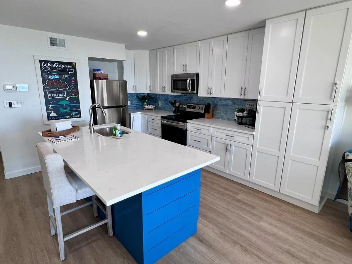 Pet Friendly Gulf Front Oasis With Beach Service Destin